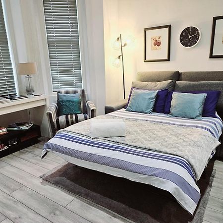 Stylish Apartment In Victorian Conversion Free Parking & Private Patio Close To Beach Town Centre & Bic Bournemouth Exteriör bild