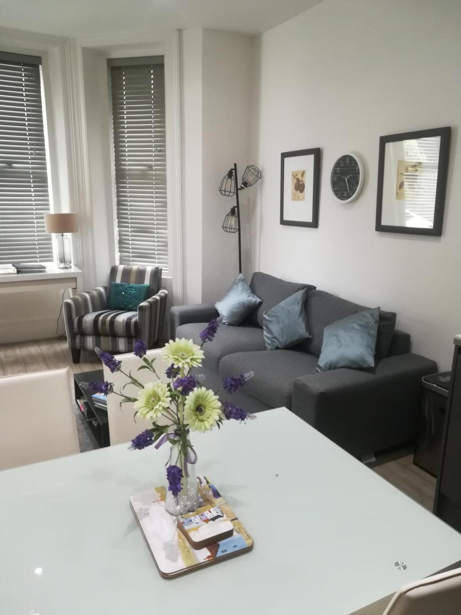 Stylish Apartment In Victorian Conversion Free Parking & Private Patio Close To Beach Town Centre & Bic Bournemouth Exteriör bild