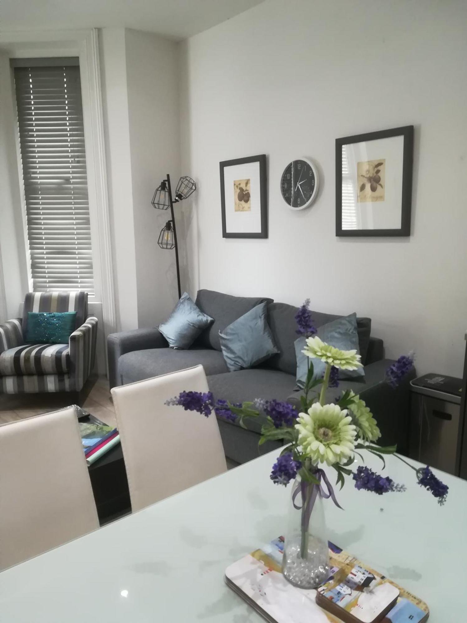 Stylish Apartment In Victorian Conversion Free Parking & Private Patio Close To Beach Town Centre & Bic Bournemouth Exteriör bild
