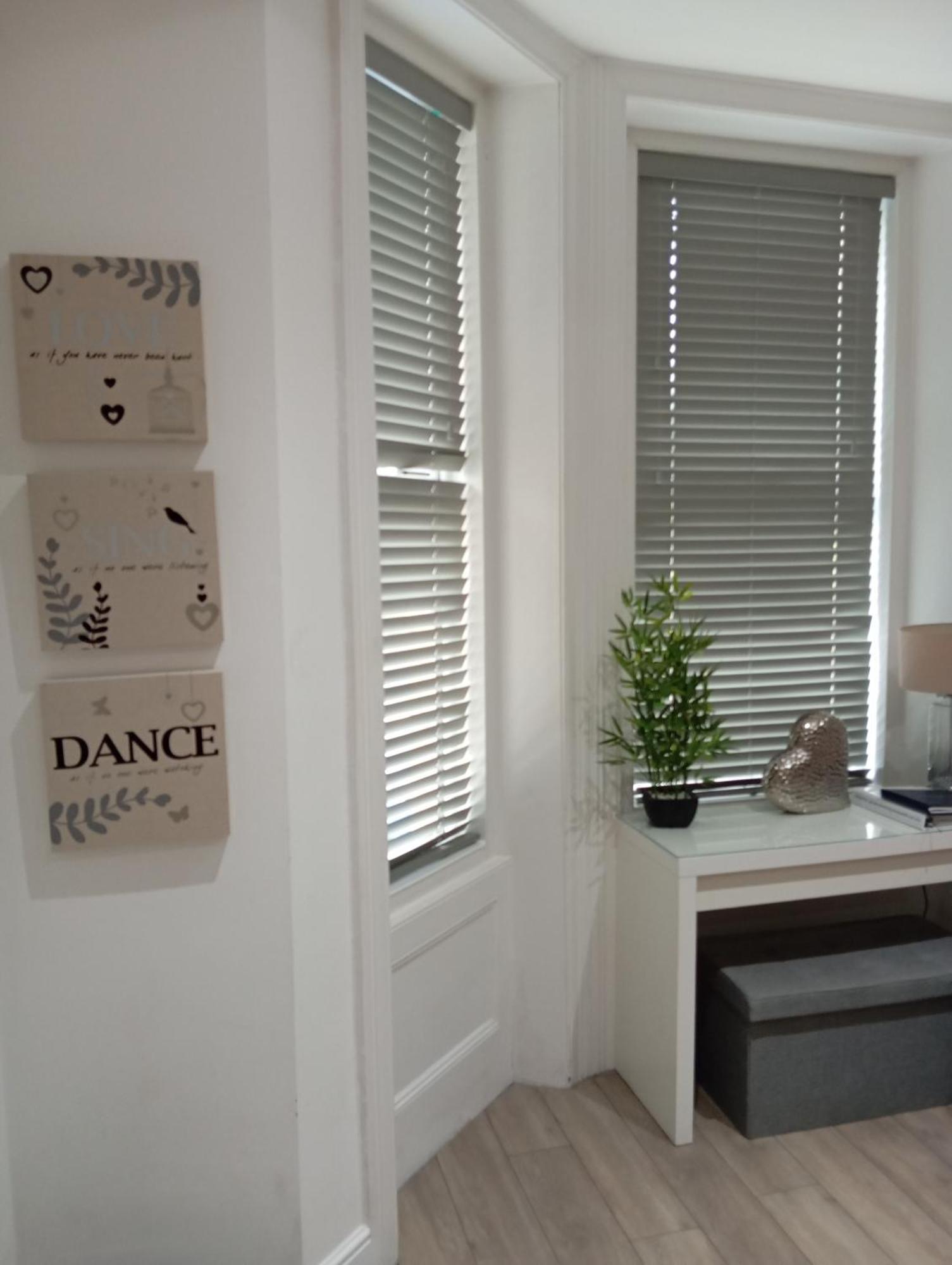 Stylish Apartment In Victorian Conversion Free Parking & Private Patio Close To Beach Town Centre & Bic Bournemouth Exteriör bild