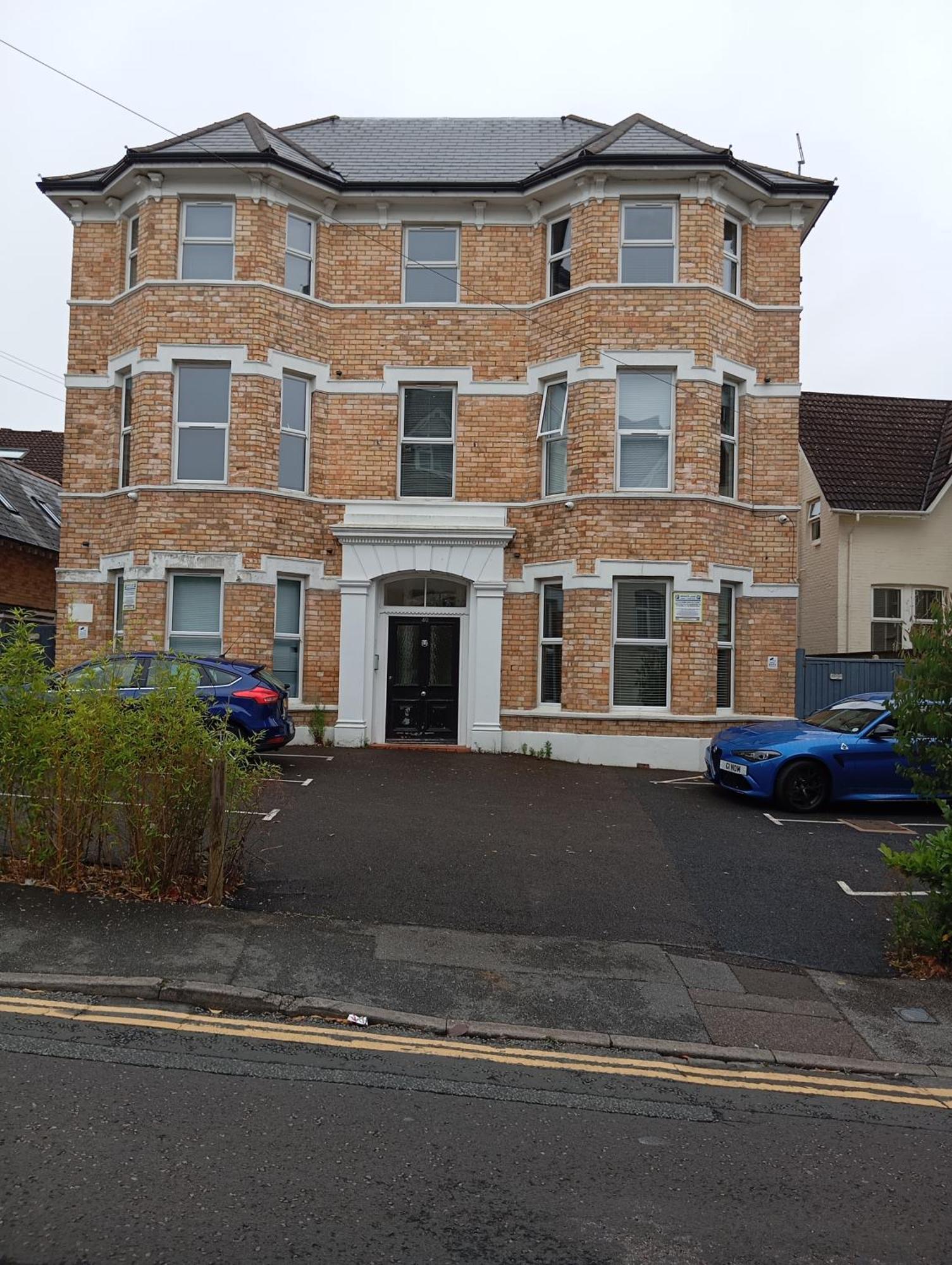 Stylish Apartment In Victorian Conversion Free Parking & Private Patio Close To Beach Town Centre & Bic Bournemouth Exteriör bild