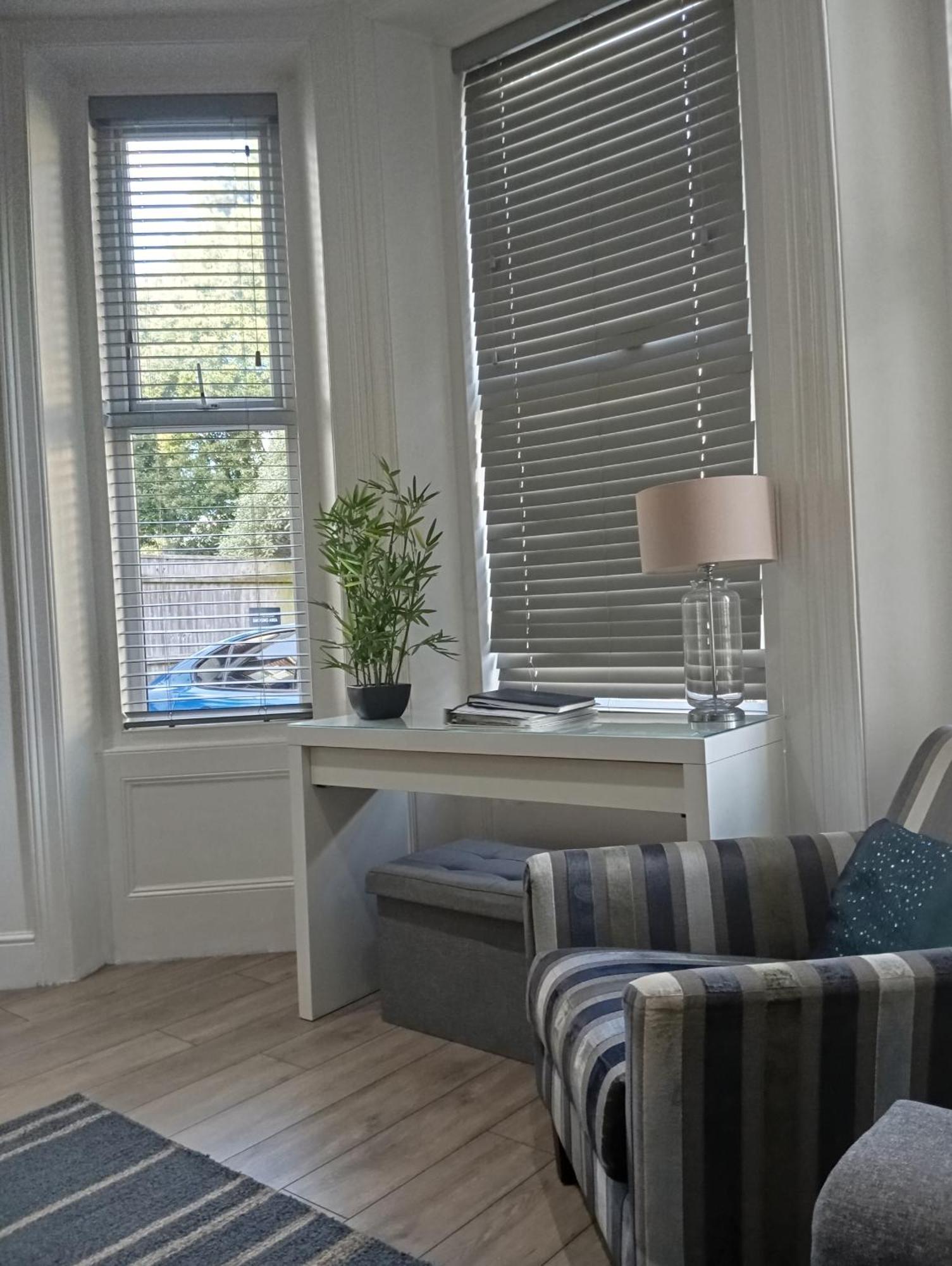 Stylish Apartment In Victorian Conversion Free Parking & Private Patio Close To Beach Town Centre & Bic Bournemouth Exteriör bild