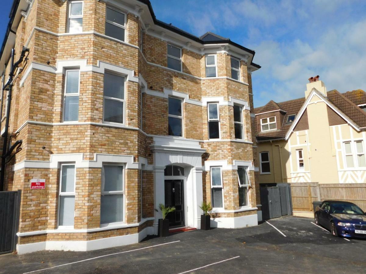 Stylish Apartment In Victorian Conversion Free Parking & Private Patio Close To Beach Town Centre & Bic Bournemouth Exteriör bild